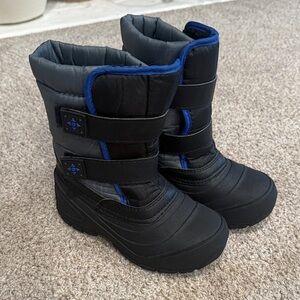 Wonder Nation Black and Gray Kids Snow Boots